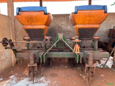 Cultivador E Adubador De Cana Duas Hastes DMB Ano 2004 Imagem Cultivador E Adubador De Cana Duas Hastes DMB Ano 2004