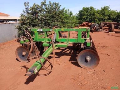 Terraceador 24x26 Esp. 440mm Tatu TSTA Ano 23 Imagem Terraceador 24x26 Esp. 440mm Tatu TSTA Ano 23