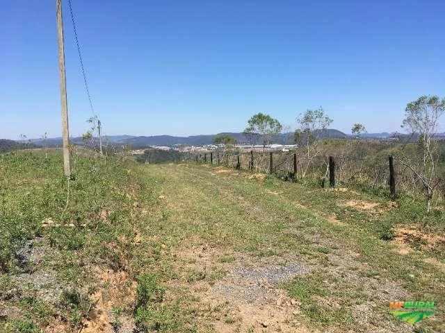 Terreno à beira da Anhanguera, 40 km de São Paulo