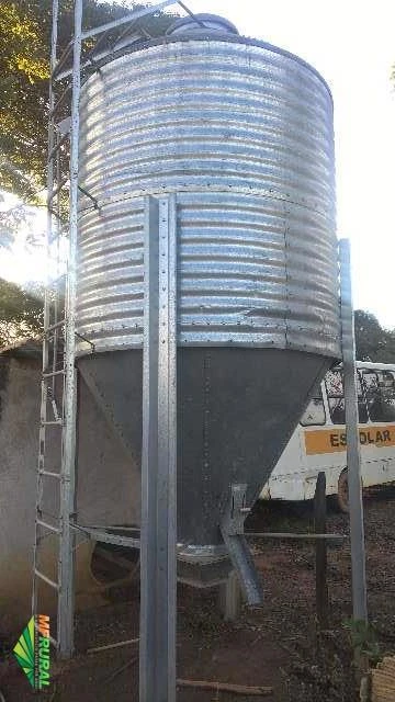 Silo para armazenamento de grãos ou ração . 5000 kg