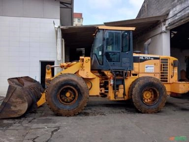 Pá Carregadeira Hyundai HL757-9S – Ano 2015 Imagem Pá Carregadeira Hyundai HL757-9S – Ano 2015