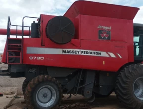 Colheitadeira Massey Ferguson 9790