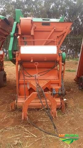 RECOLHEDORA DE CAFÉ COLHEFORT MODELO CF 2000 Imagem RECOLHEDORA DE CAFÉ COLHEFORT MODELO CF 2000