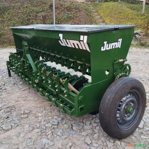 Semeadeira 13 linhas Jumil . Imagem Semeadeira 13 linhas Jumil .
