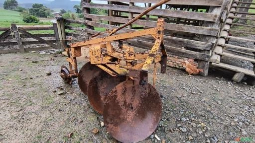 Arado 3 discos reversível Jan Imagem Arado 3 discos reversível Jan