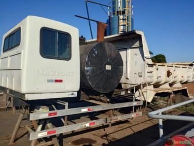 Imagem CAÇAMBA UNIDADE MÓVEL DE PAVIMENTAÇÃO TAPA BURACO SIMPLES Imagem CAÇAMBA UNIDADE MÓVEL DE PAVIMENTAÇÃO TAPA BURACO SIMPLES