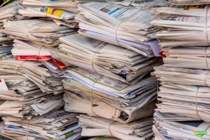 Compro jornais, revistas e papel branco Imagem Compro jornais, revistas e papel branco