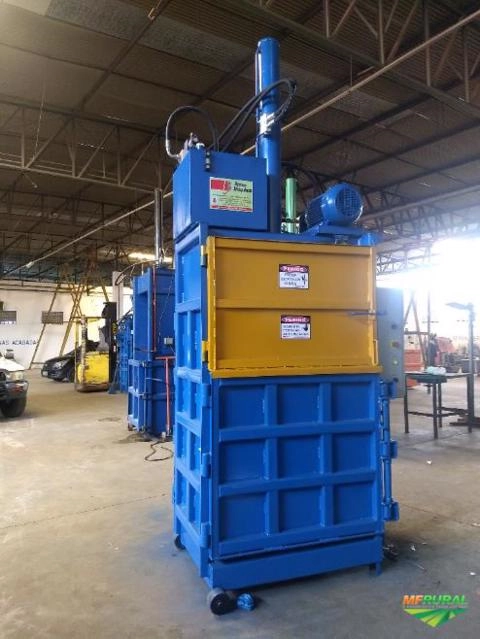 Imagem Prensa Enfardadeira Para Fardos de Reciclagem Em Geral Imagem Prensa Enfardadeira Para Fardos de Reciclagem Em Geral