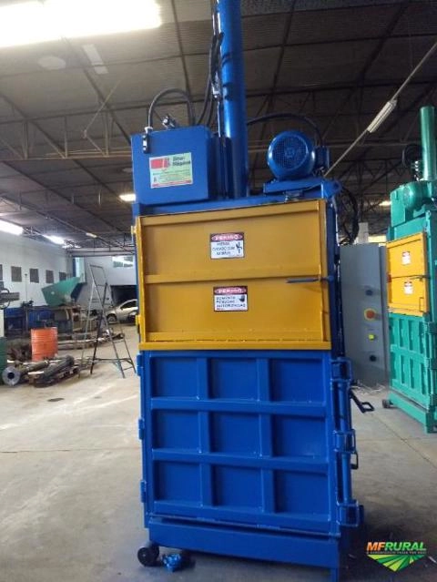 Imagem Prensa Enfardadeira Para Fardos de Reciclagem Em Geral Imagem Prensa Enfardadeira Para Fardos de Reciclagem Em Geral