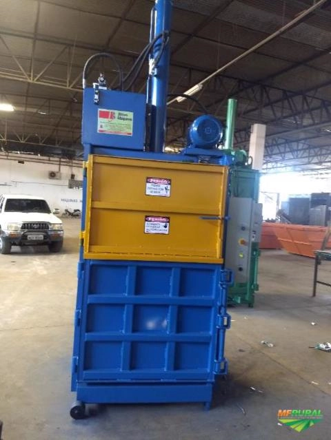 Imagem Prensa Enfardadeira Para Fardos de Reciclagem Em Geral Imagem Prensa Enfardadeira Para Fardos de Reciclagem Em Geral