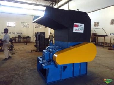 Imagem Prensa Enfardadeira Para Fardos de Reciclagem Em Geral Imagem Prensa Enfardadeira Para Fardos de Reciclagem Em Geral