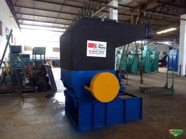 Imagem Prensa Enfardadeira Para Fardos de Reciclagem Em Geral Imagem Prensa Enfardadeira Para Fardos de Reciclagem Em Geral