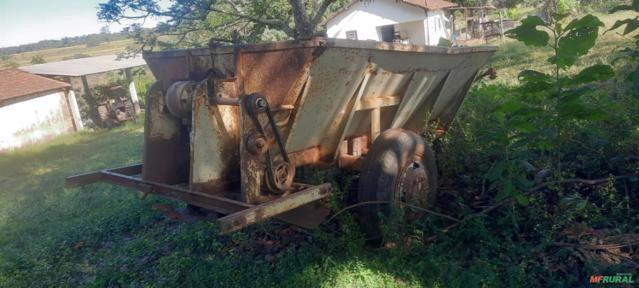 Distribuidor de Calcário e Esterco Imagem Distribuidor de Calcário e Esterco