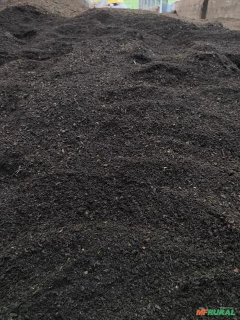 COMPOSTO ORGÂNICO DE ALTA QUALIDADE Imagem COMPOSTO ORGÂNICO DE ALTA QUALIDADE