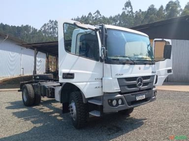 Imagem Caminhões Mercedes Benz Atego 1726 4x4 – 2017 Imagem Caminhões Mercedes Benz Atego 1726 4x4 – 2017