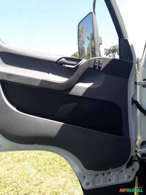 Imagem Caminhão Mercedes Benz (MB) 1016 Plataforma ano 20 Imagem Caminhão Mercedes Benz (MB) 1016 Plataforma ano 20