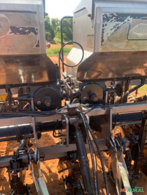 Imagem Plantadeira PP Solo Imagem Plantadeira PP Solo