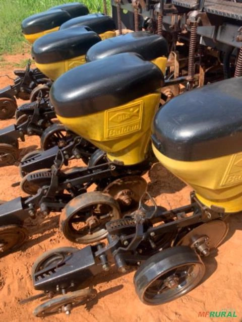 Imagem Plantadeira PP Solo Imagem Plantadeira PP Solo