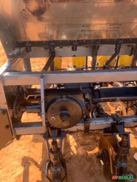 Imagem Plantadeira PP Solo Imagem Plantadeira PP Solo