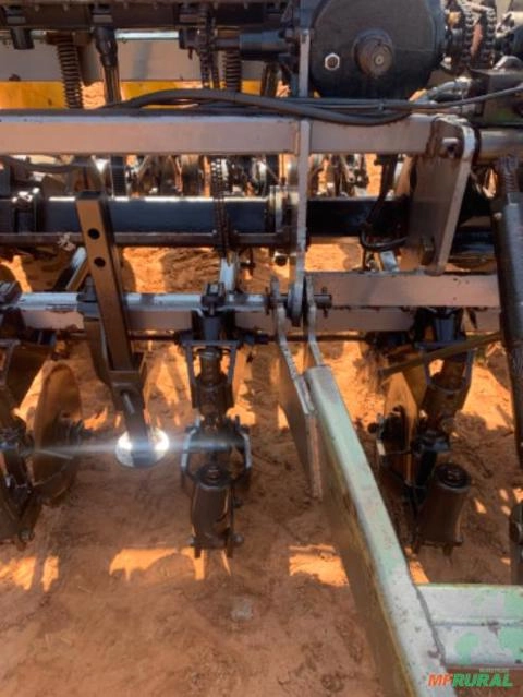 Imagem Plantadeira PP Solo Imagem Plantadeira PP Solo