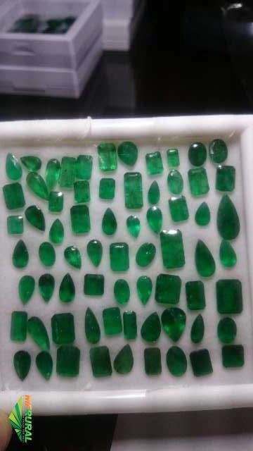 Esmeralda lapidada para venda e permuta Imagem Esmeralda lapidada para venda e permuta