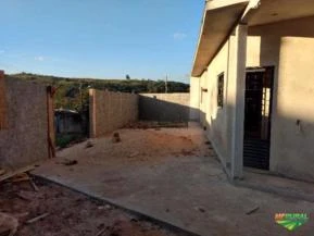 Casa a venda em fase de acabamento