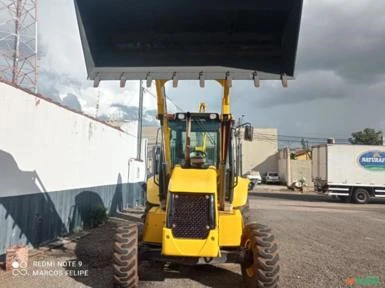 RETROESCAVADEIRA NEW HOLLAND B110B