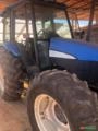 Trator New Holland TL 85 - 4x4 Imagem Trator New Holland TL 85 - 4x4