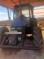 Trator New Holland TL 85 - 4x4 Imagem Trator New Holland TL 85 - 4x4