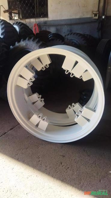 Imagem RODAS FINAS DE TRATOR PARA CULTIVO DE GRÃOS Imagem RODAS FINAS DE TRATOR PARA CULTIVO DE GRÃOS