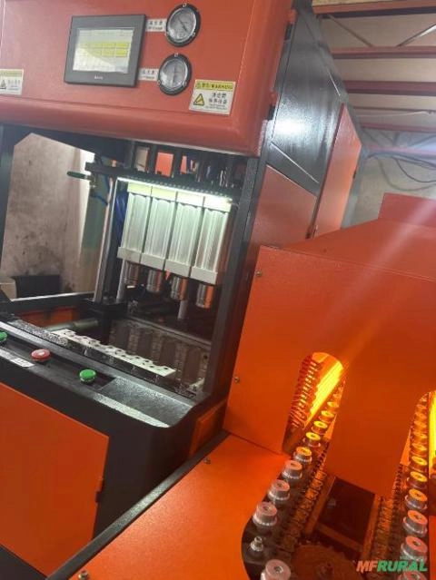 Máquina para Fabricação de Garrafas Pet Imagem Máquina para Fabricação de Garrafas Pet