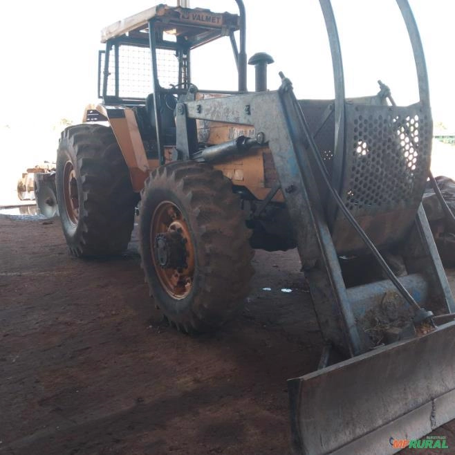 Trator Valtra/Valmet 1580 4x2 ano 04 Imagem Trator Valtra/Valmet 1580 4x2 ano 04
