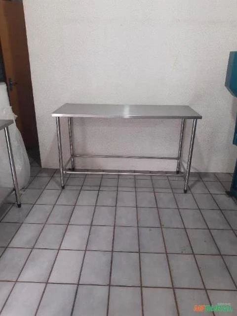 Mesa em aço inox