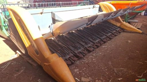 Plataforma de Milho Valtra Imagem Plataforma de Milho Valtra