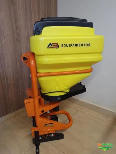 Semeadora / Semeadeira Elétrica A3 Equipamentos Imagem Semeadora / Semeadeira Elétrica A3 Equipamentos