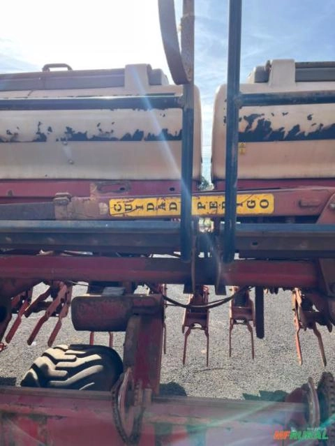 Imagem Plantadeira Usada para Retirada de Peças Imagem Plantadeira Usada para Retirada de Peças