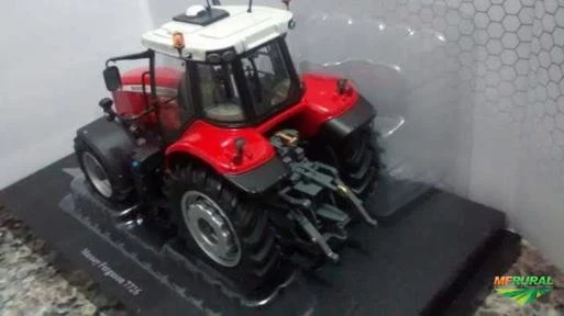 Miniatura Trator Massey Ferguson 4x4 ano 18
