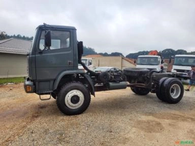 Caminhão Mercedes Benz MB 1720 A 4X4 Imagem Caminhão Mercedes Benz MB 1720 A 4X4