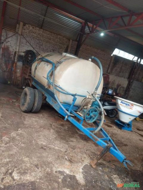 Imagem Tanque de Água 4.000 litros Polietileno com Bomba Hidráulica Andrade Imagem Tanque de Água 4.000 litros Polietileno com Bomba Hidráulica Andrade