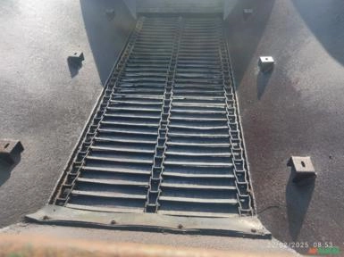 Esparramadeira de Adubo Calcário e Esterco Imagem Esparramadeira de Adubo Calcário e Esterco