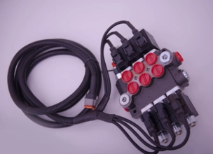 KIT COMANDO ELETRO-HIDRÁULICO 3 VIAS PARA PULVERIZADOR KIT COMANDO ELETRO-HIDRÁULICO 3 VIAS PARA PULVERIZADOR