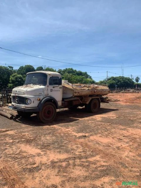 Caminhão Mercedes Benz (MB) 1113 ano 80