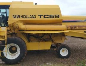 Colheitadeira New Holland TC59