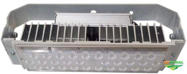 LUMINÁRIAS A LED PARA CÂMARAS FRIAS E TÚNEIS DE CONGELAMENTO Imagem LUMINÁRIAS A LED PARA CÂMARAS FRIAS E TÚNEIS DE CONGELAMENTO