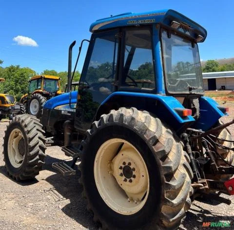 Trator New Holland TL 75 E 4x4 ano 01