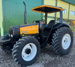 Trator Valtra/Valmet 700 4x4 ano 02