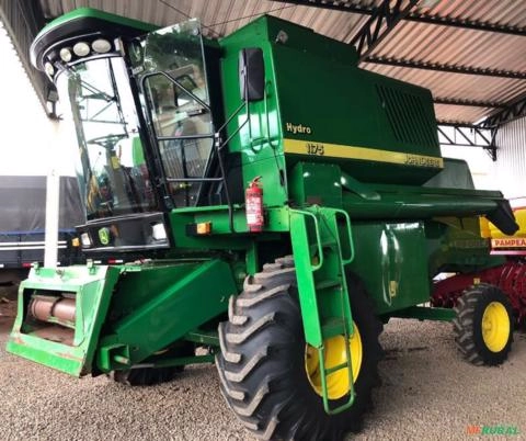 Colheitadeira John Deere 1175 ano 2013 Imagem Colheitadeira John Deere 1175 ano 2013