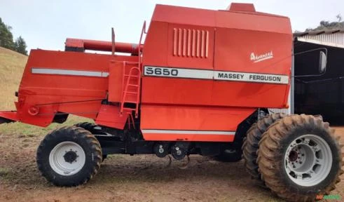 Colheitadeira Massey Ferguson 5650 ano 2007