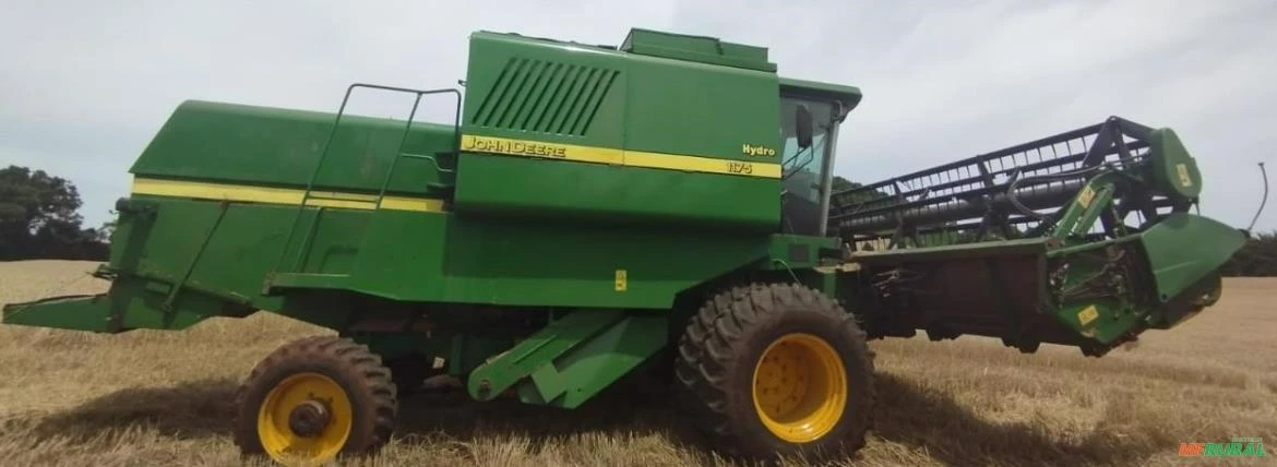 Colheitadeira John Deere 1175 ano 2015