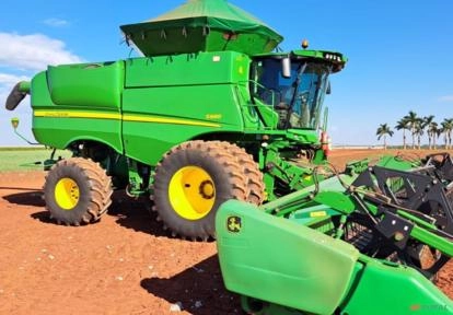 Colheitadeira John Deere S 680 ano 2012 Imagem Colheitadeira John Deere S 680 ano 2012